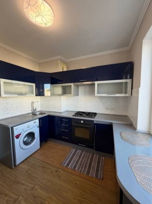 Г.Крут (г. Белая Церковь, 4й мікрорайон) - Продається квартира, 63000 $ - АФНУ